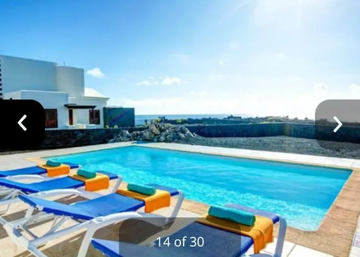 Mareas Villa *