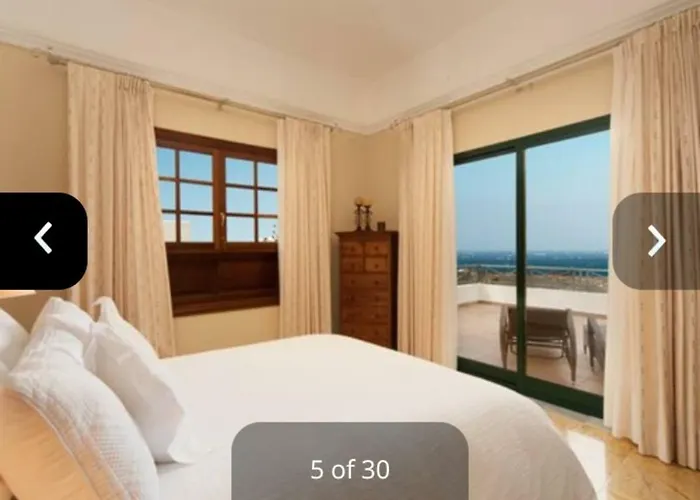 Mareas Villa *