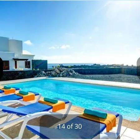 Mareas Villa *