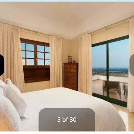 Mareas Villa *